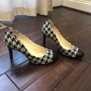 Chanel Tweed Houndstooth CC Pumps